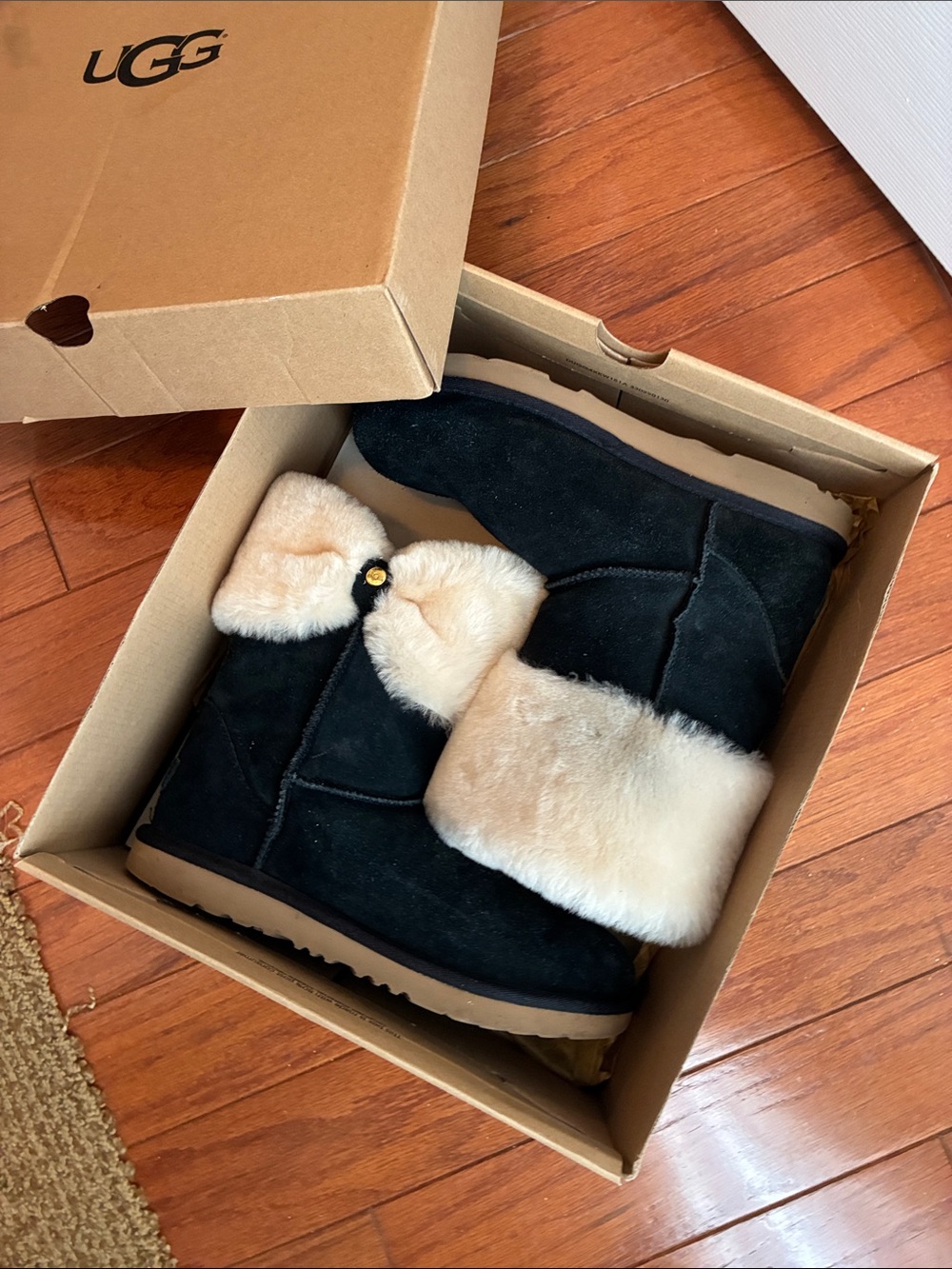 NWT UGG Women Black Suede Boots with Cream Shearling Cuff